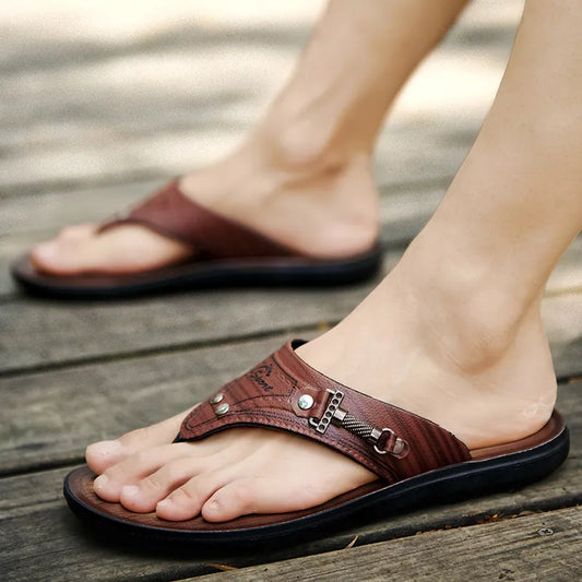 Metalen bruine slippers voor buiten