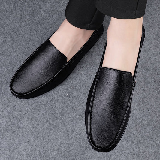 Handgefertigte schwarze Leder-Loafer